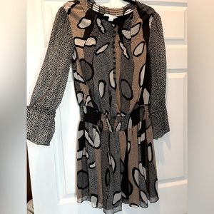 Sheer sleeve with elastic waistband